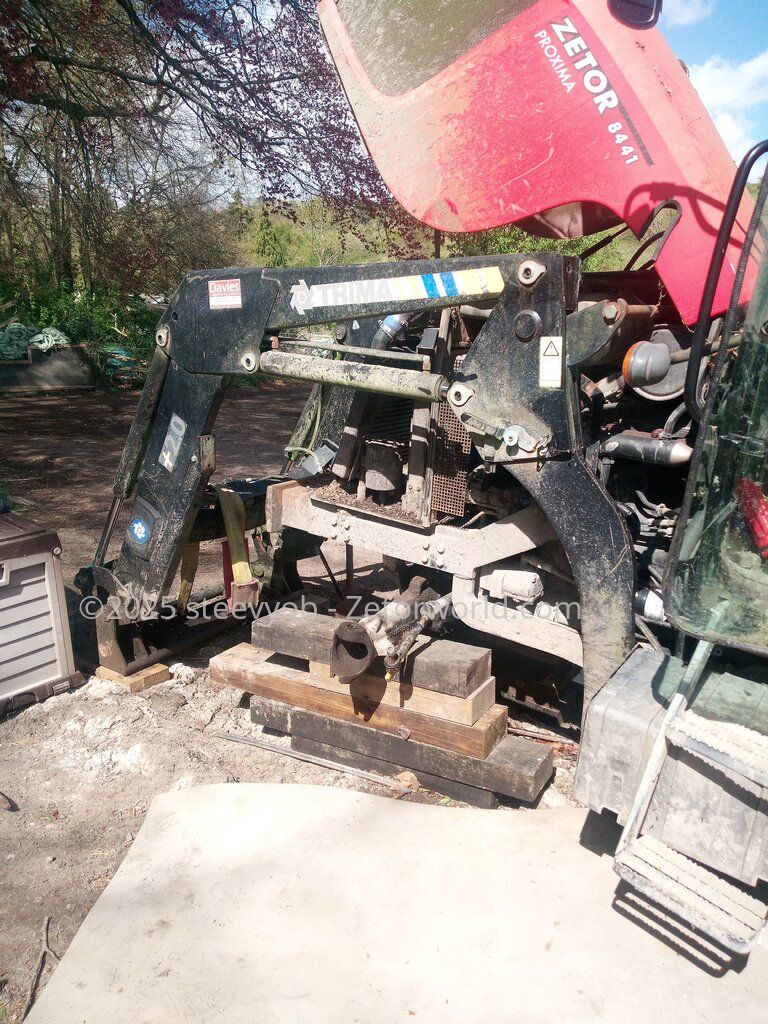 Hello, this is my tractor Zetor Proxima 8441